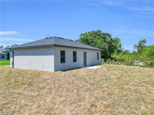 179  Thornton S AVE, Lehigh Acres, FL 33974