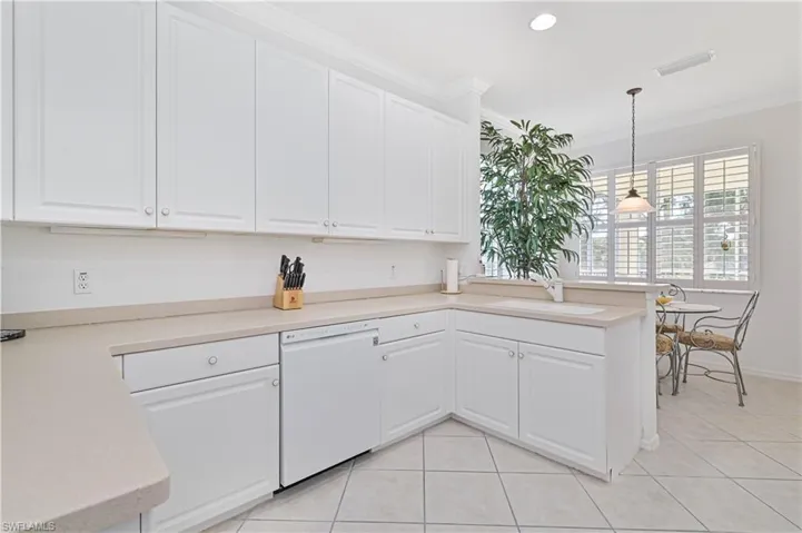 3884  Forest Glen  BLVD, Naples, FL 34114