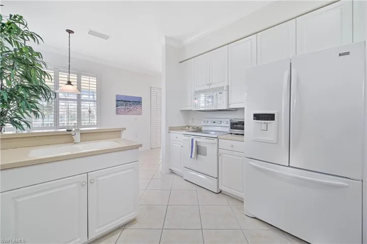 3884  Forest Glen  BLVD, Naples, FL 34114