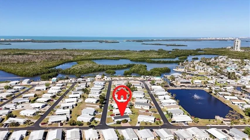 Bird's eye view featuring a residential view and a water view