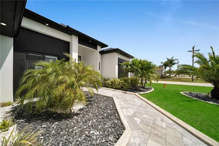 3009 Sw 16th Pl, Cape Coral, Florida 33914