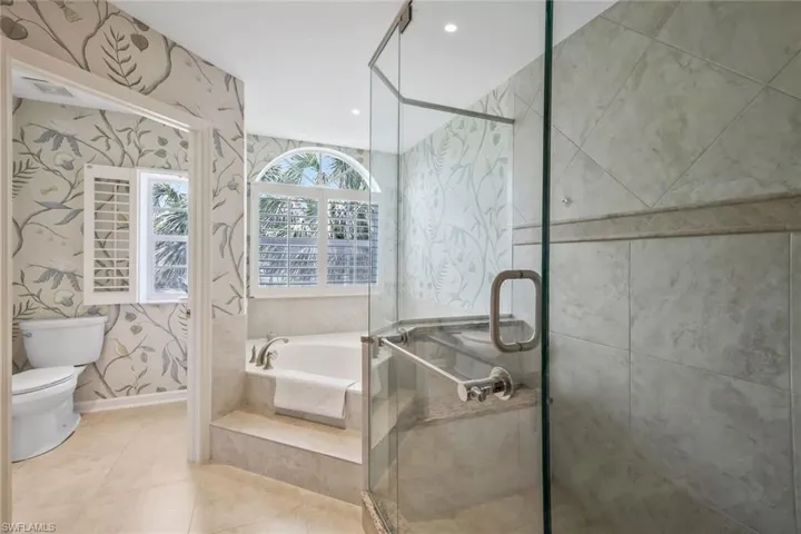 8440 Abbington Cir D25, Naples, Florida 34108