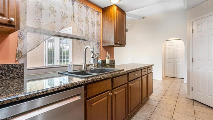 1402 NE 13th  TER, CAPE CORAL, FL 33909