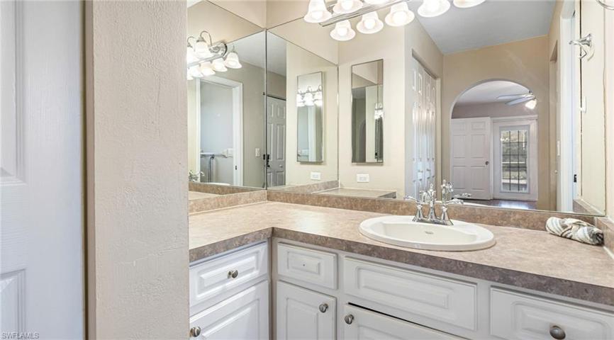 1402 NE 13th  TER, CAPE CORAL, FL 33909
