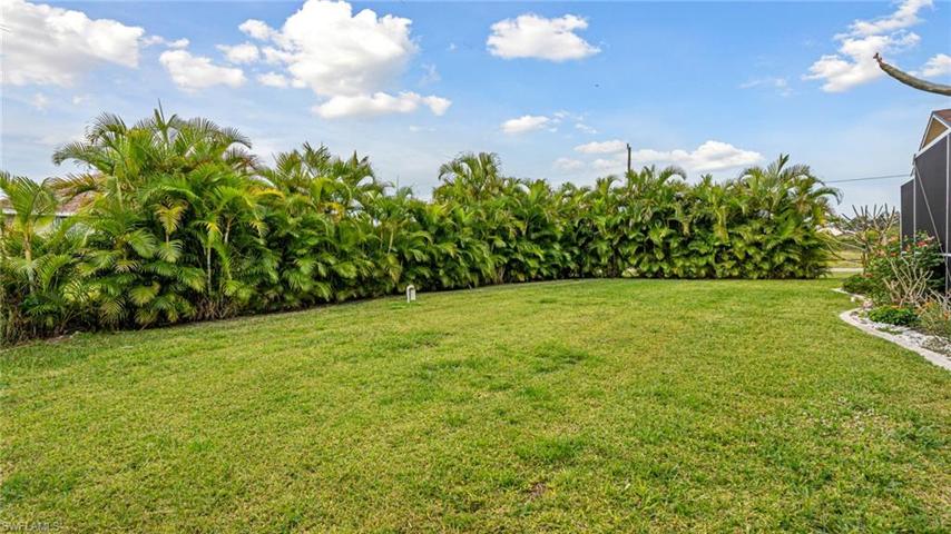 1402 NE 13th  TER, CAPE CORAL, FL 33909