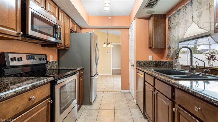 1402 NE 13th  TER, CAPE CORAL, FL 33909