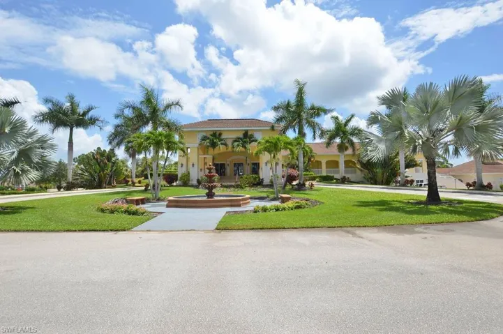 9111  Las Maderas  DR, Bonita Springs, FL 34135
