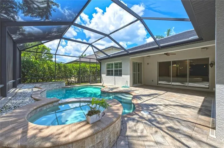 6853 Il Regalo Cir, Naples, Florida 34109
