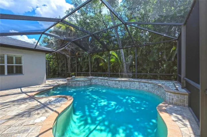 6853 Il Regalo Cir, Naples, Florida 34109