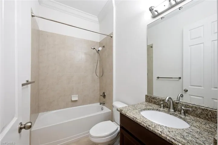 6853 Il Regalo Cir, Naples, Florida 34109