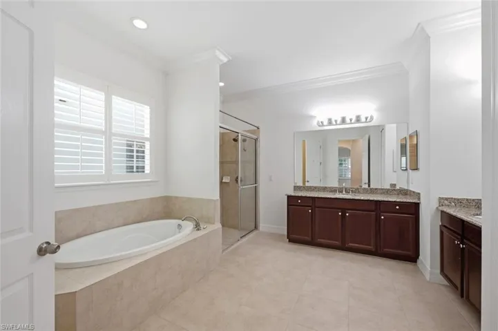 6853 Il Regalo Cir, Naples, Florida 34109
