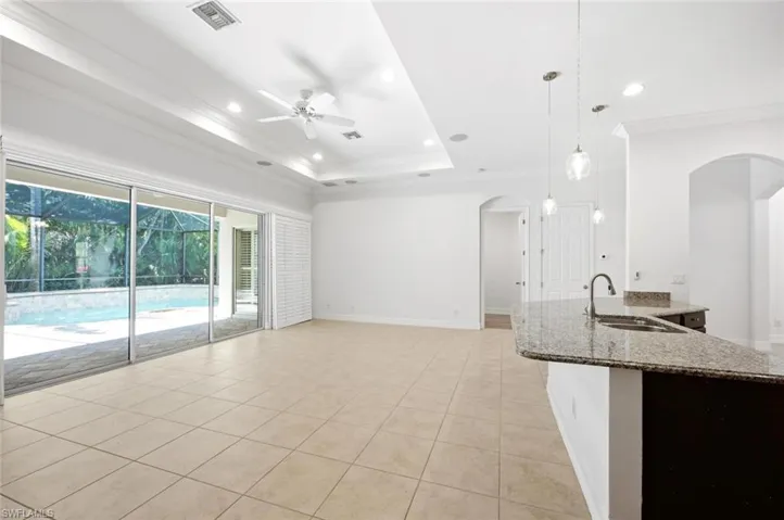 6853 Il Regalo Cir, Naples, Florida 34109
