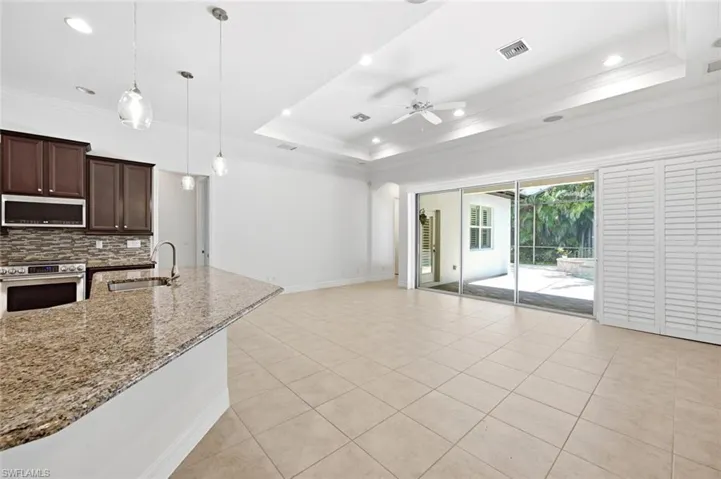 6853 Il Regalo Cir, Naples, Florida 34109