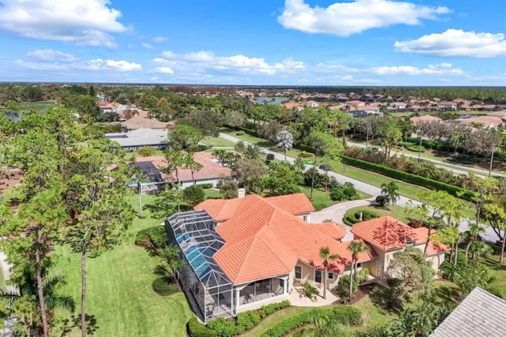 Birds eye view of property