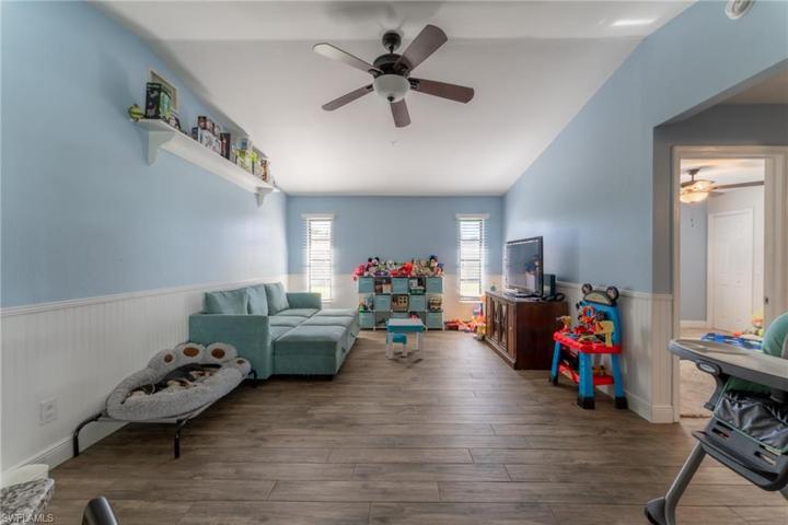 2107 NE 3rd TER, CAPE CORAL FL 33909