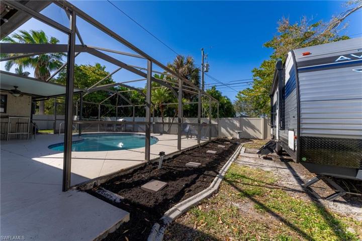 2107 NE 3rd TER, CAPE CORAL FL 33909