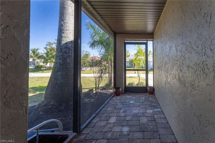2107 NE 3rd TER, CAPE CORAL FL 33909