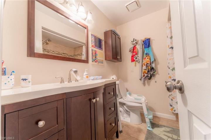 2107 NE 3rd TER, CAPE CORAL FL 33909