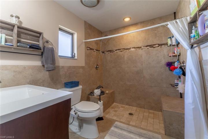 2107 NE 3rd TER, CAPE CORAL FL 33909