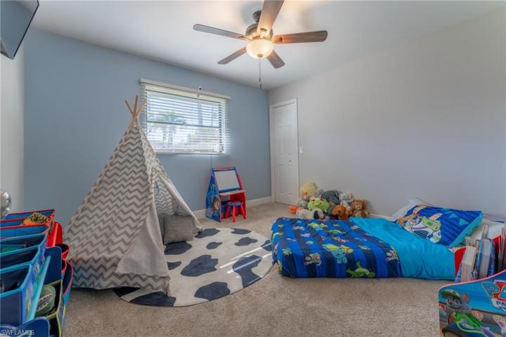 2107 NE 3rd TER, CAPE CORAL FL 33909