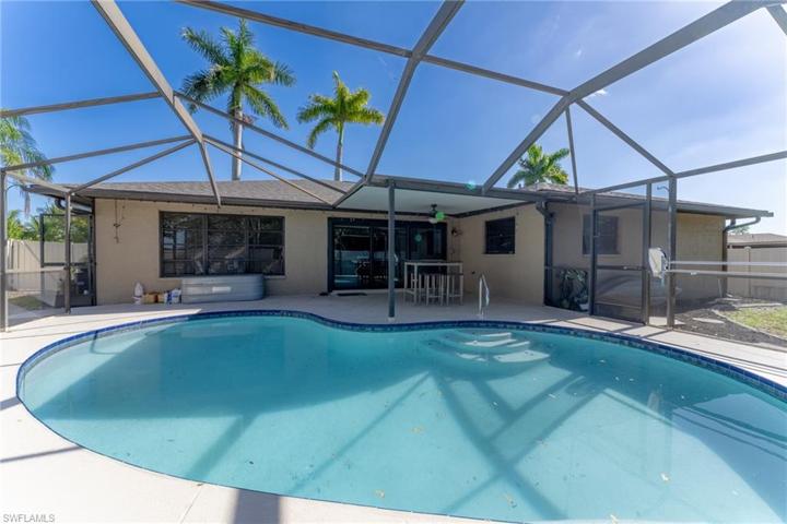 2107 NE 3rd TER, CAPE CORAL FL 33909