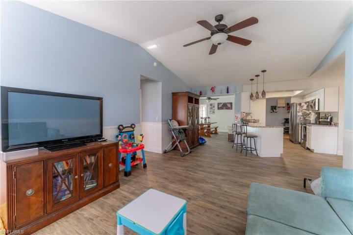 2107 NE 3rd TER, CAPE CORAL FL 33909