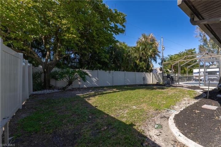 2107 NE 3rd TER, CAPE CORAL FL 33909