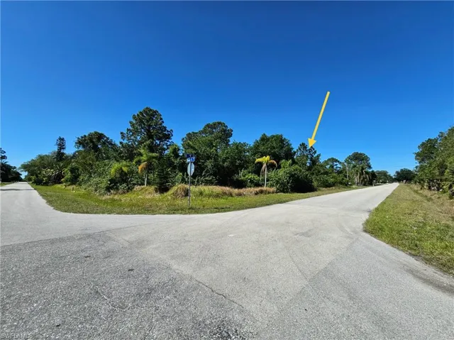 2404 E 9th St, Lehigh Acres Fl 33936