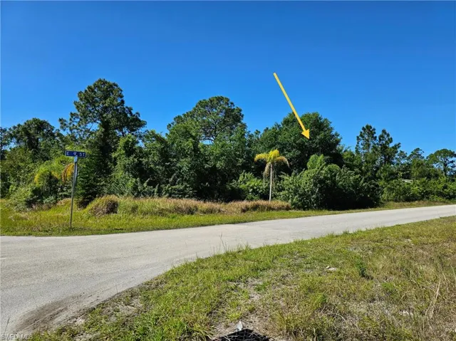 2404 E 9th St, Lehigh Acres Fl 33936
