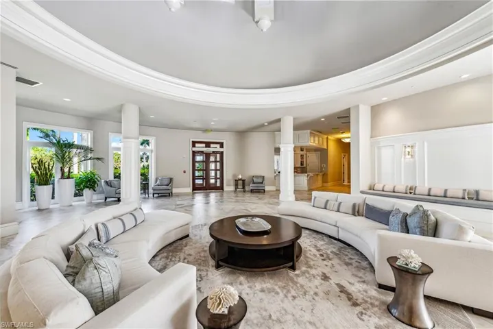 Esperia-Seaglass Lobby - Commons Area