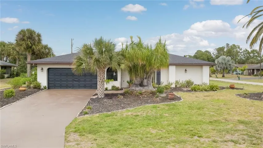 406 Glendale Ave, Lehigh Acres, Florida 33936