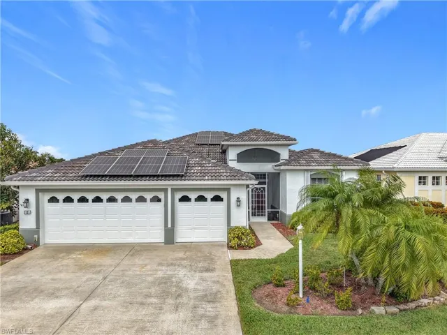 3 Car Garage and Electric Solar