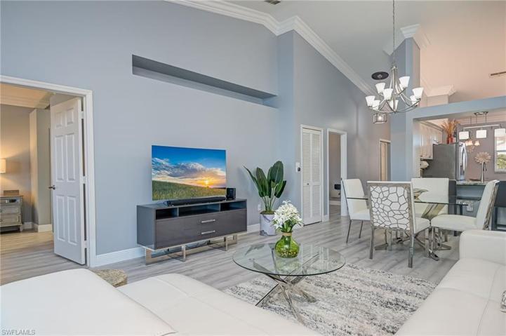 480 Robin Hood CIR # 202, NAPLES FL 34104