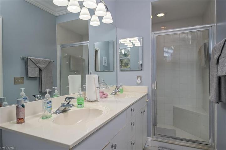 480 Robin Hood CIR # 202, NAPLES FL 34104
