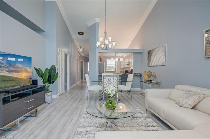480 Robin Hood CIR # 202, NAPLES FL 34104