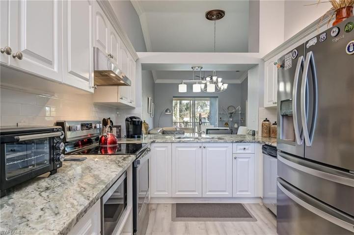 480 Robin Hood CIR # 202, NAPLES FL 34104