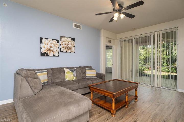 Spacious living room