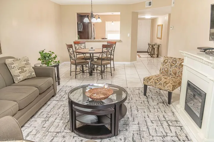 1392  Churchill  CIR, Naples, FL 34116