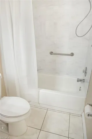 1392  Churchill  CIR, Naples, FL 34116