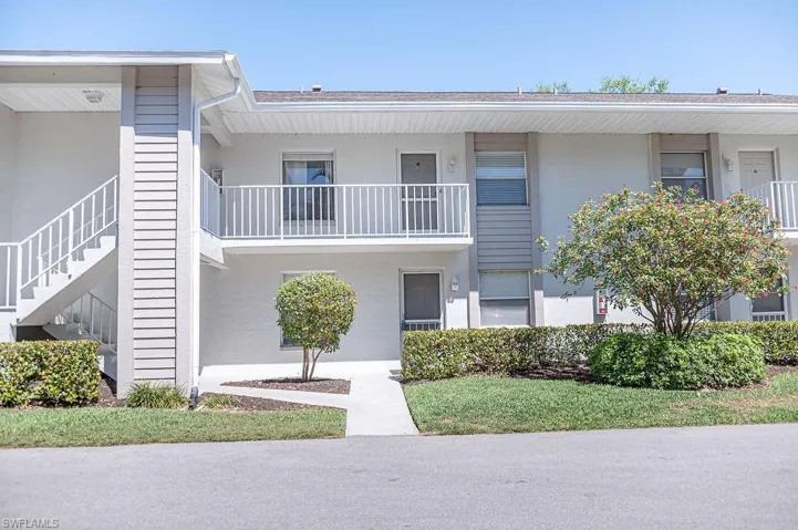 1392  Churchill  CIR, Naples, FL 34116