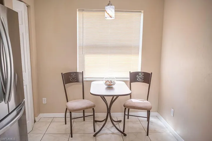 1392  Churchill  CIR, Naples, FL 34116