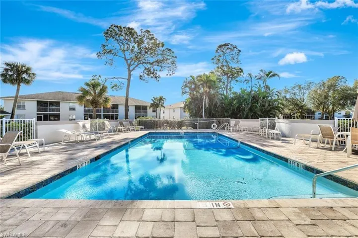 1392  Churchill  CIR, Naples, FL 34116