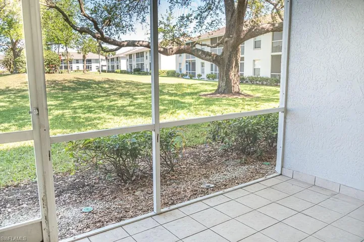 1392  Churchill  CIR, Naples, FL 34116