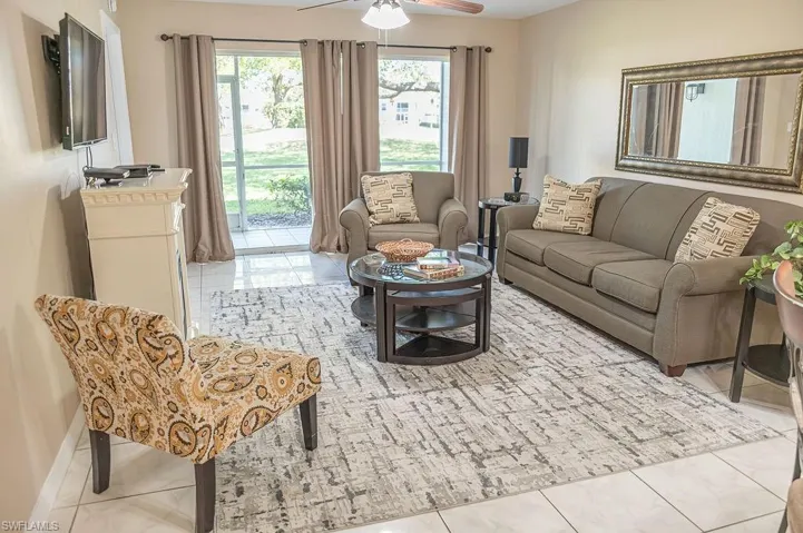 1392  Churchill  CIR, Naples, FL 34116