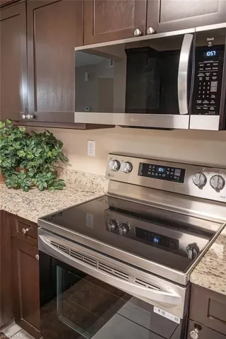 1392  Churchill  CIR, Naples, FL 34116
