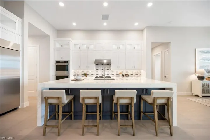 8766 Driftwood Dr, Naples, Florida 34114