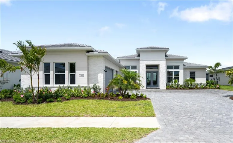 8766 Driftwood Dr, Naples, Florida 34114