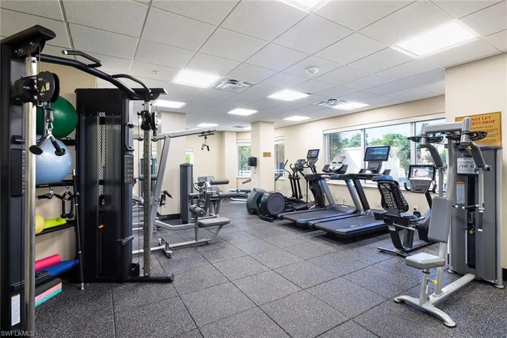6101 Pelican Bay Blvd # 1405, Naples, Florida 34108
