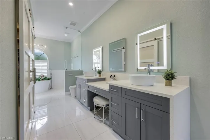 2035 Teagarden Ln, Naples, Florida 34110