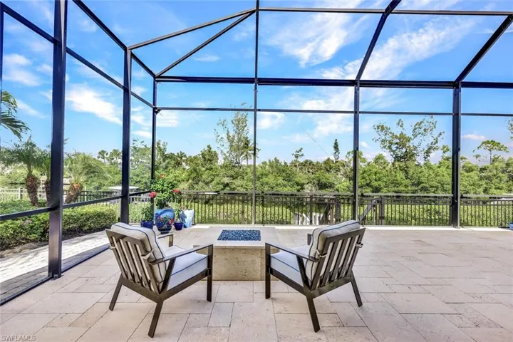 Outdoor gas fire pit, Rear screen enclosure offers additional sun shades for added sun protection
